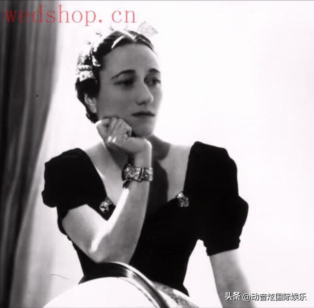 爱德华八世用150万英镑的祖母绿订婚戒指向沃利斯求婚